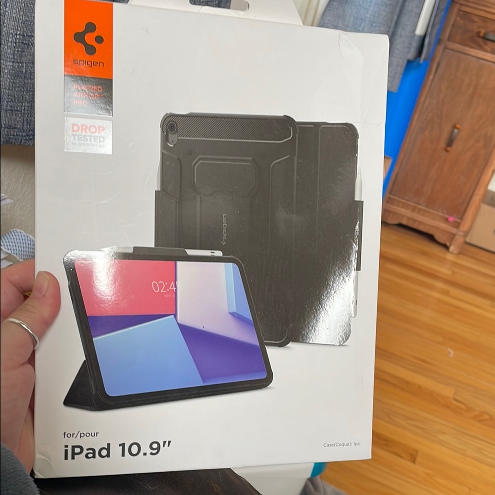 Spigen Black iPad 10.9" Case